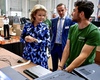 La Reine visite Digital for Youth qui lutte contre la vulnérabilité numérique des jeunes
