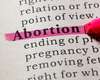 DeMens.nu vraagt dat regering aanbevelingen abortusrapport in wetgevend kader giet