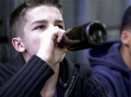 Kom op tegen Kanker pleit voor verhoging minimumleeftijd alcohol naar 18 jaar