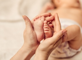 Huisartsen willen meer loon voor zelfstandige vroedvrouwen