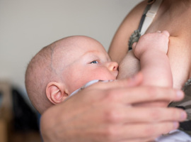 Waarom borstvoeding en zwangerschap beschermen tegen borstkanker (ZAS)
