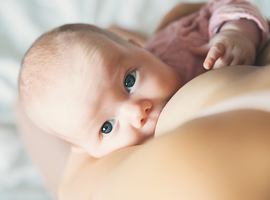 Moedermelk verlaagt het risico op ernstige infecties bij de zuigeling