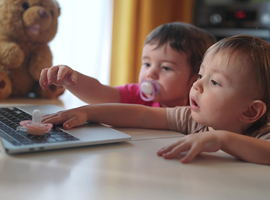 Pas d'écran pour les enfants de moins de deux ans, recommande la Suède