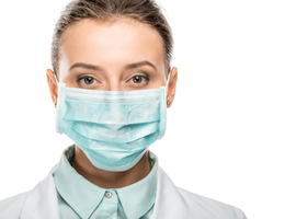 Le secteur des soins de santé divisé sur la suppression du masque buccal