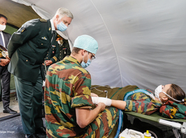 Le Roi à la rencontre de la composante médicale en exercice à Marche-en-Famenne