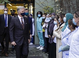 Visite royale à la maison médicale de Molenbeek La Passerelle en soutien aux soignants