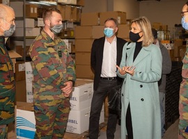 La ministre de la défense rencontre quatre militaires affectés au CHwapi de Tournai