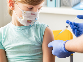 Vaccinatie doet kans op zware COVID-complicatie bij kinderen met 90 procent dalen