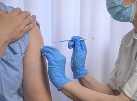 Covid : l'agence européenne autorise les vaccins contre Omicron en tant que vaccin initial