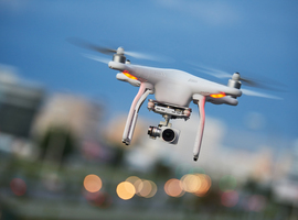 Antwerpen en Genk experimenteren met drones voor medische zendingen