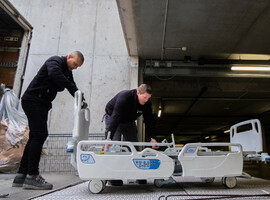 Levering 300 nieuwe bedden voor ZNA Cadix gestart