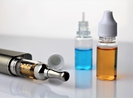 Meer toezicht nodig op vloeistoffen e-sigaret, zegt Hoge Gezondheidsraad