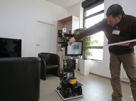 Un robot gériatrique testé en situation réelle à Troyes