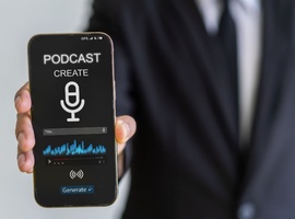 Podcasts scientifiques générés par IA: une évaluation louvaniste