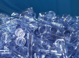 Evian® op kruissnelheid naar 100% circulaire verpakkingen