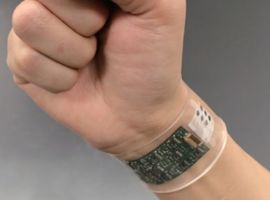 Un bracelet connecté analyse la sueur en temps réel pour un diagnostic plus précoce 