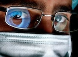 Chirurgen staan op hun strepen
