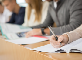 Etudes de médecine - Des cours gratuits pour préparer l'examen d'entrée