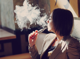 L'e-cigarette, un moyen aussi efficace que les autres pour arrêter de fumer (étude)