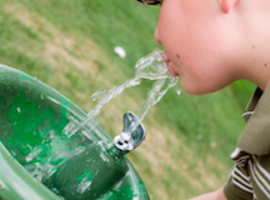 Negen op de tien kinderen drinken onvoldoende water