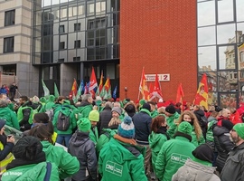 Des centaines de militants du non-marchand réclament à Namur des 