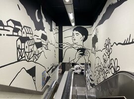 La station bruxelloise de métro et pré-métro Rogier agrémentée de plusieurs fresques