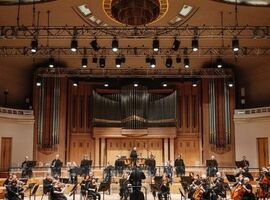 Stromae s'associe au Belgian National Orchestra pour son album 