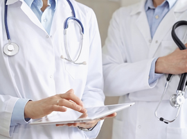 «Des étudiants en médecine, logés en duo, en stage pour mieux répondre à la pénurie»