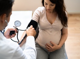 Quand planifier l’accouchement chez les femmes qui présentent une hypertension chronique légère?