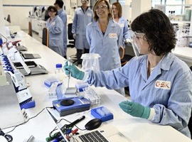 GSK inaugure un laboratoire de pointe pour les vaccins 
