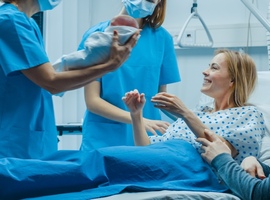 «Déconventionner, c'est faire payer les patientes, mais on ne peut plus continuer ains » (Sages-femmes)