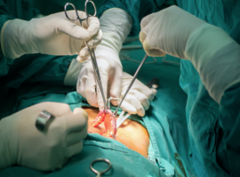 L’appendicite doit-elle être considérée comme une urgence extrême? 