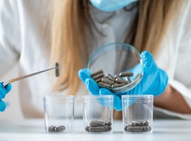 La transplantation de microbiote fécal pour lutter contre les maladies gastro-intestinales chez l'enfant