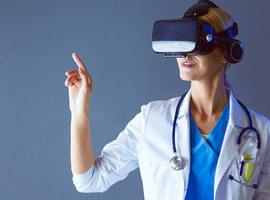 Verpleegkunde-studenten leren medicatie toedienen in virtual reality
