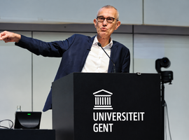 Frank Vandenbroucke: “Artseninkomens jagen vergoedingen van ziekenhuismanagers de hoogte in”