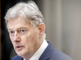 Sociaaldemocraat Van Rijn beëdigd tot Nederlandse minister voor Medische Zorg