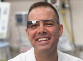 De Specialist sprak met eerste chirurg die Google Glass inzette bij operatie