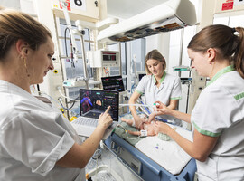 Eerste interactieve reanimatiepop voor pasgeboren baby’s (ZAS)