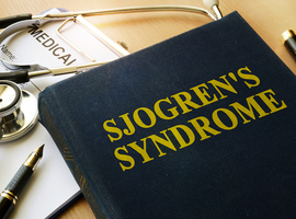 Syndrome de Sjögren à début infantile: pas de recommandations thérapeutiques mais quelques pistes