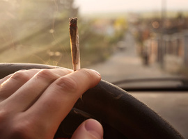 Een op de vijf jonge bestuurders rijdt maandelijks na druggebruik