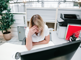 Plus de 6 travailleurs sur 10 travaillant devant un écran ont des soucis de santé