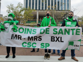 Actions de soignants de la CSC Services publics à Bruxelles contre l'obligation vaccinale