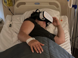 Kraamafdeling Imeldaziekenhuis verzacht de pijn bij weeën met VR-bril