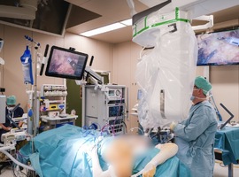 Robot chirurgical : une première en Belgique dans la chirurgie mammaire au H.U.B