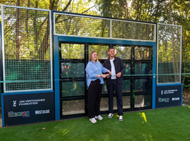 Jan Vertonghen inaugure un mur de frappe interactif dans un hôpital anversois