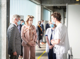 Koning en koningin bezoeken Jan Yperman ziekenhuis in Ieper