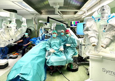 UZ Brussel voert allereerste dubbele robotische lymfekliertransplantatie uit in de wereld