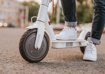 Crucke wil helm verplichten voor e-steps