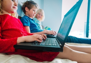 Écrans chez les jeunes: les «quatre pas» à retenir