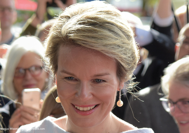 La reine Mathilde s’intéresse à l’intelligence artificielle dans la formation des futurs soignants
